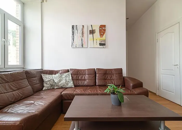Comfortable 2-Bedroom Apartment