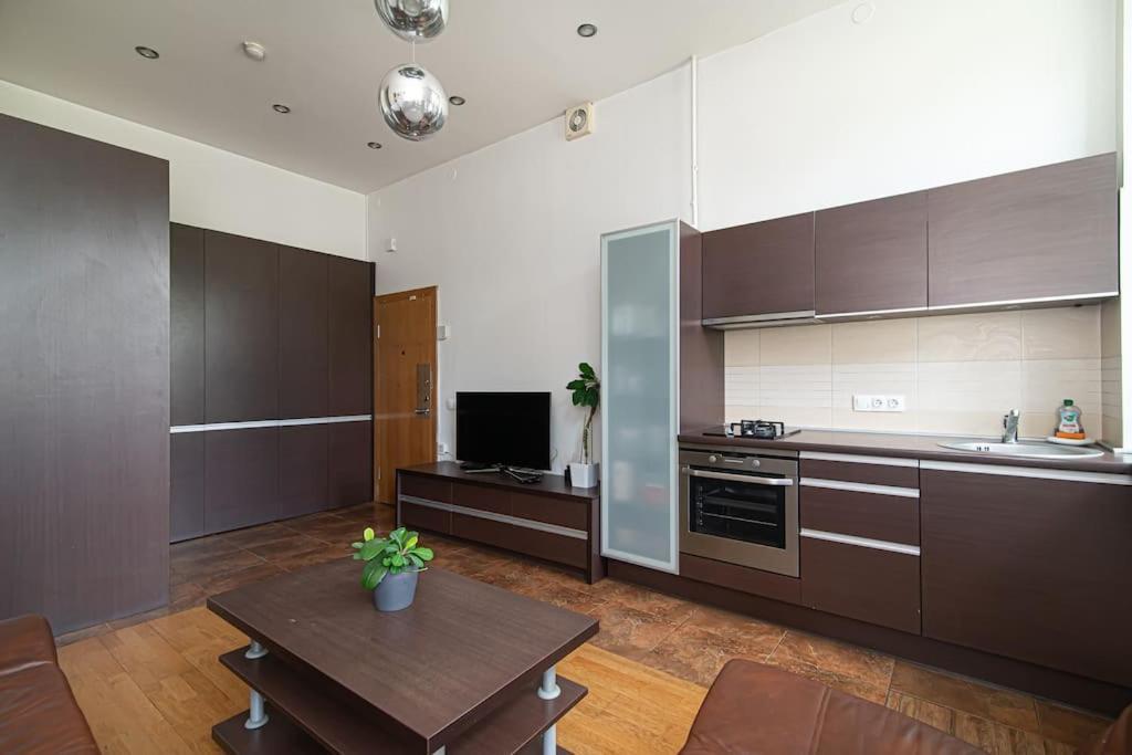 Comfortable 2-bedroom Apartment *