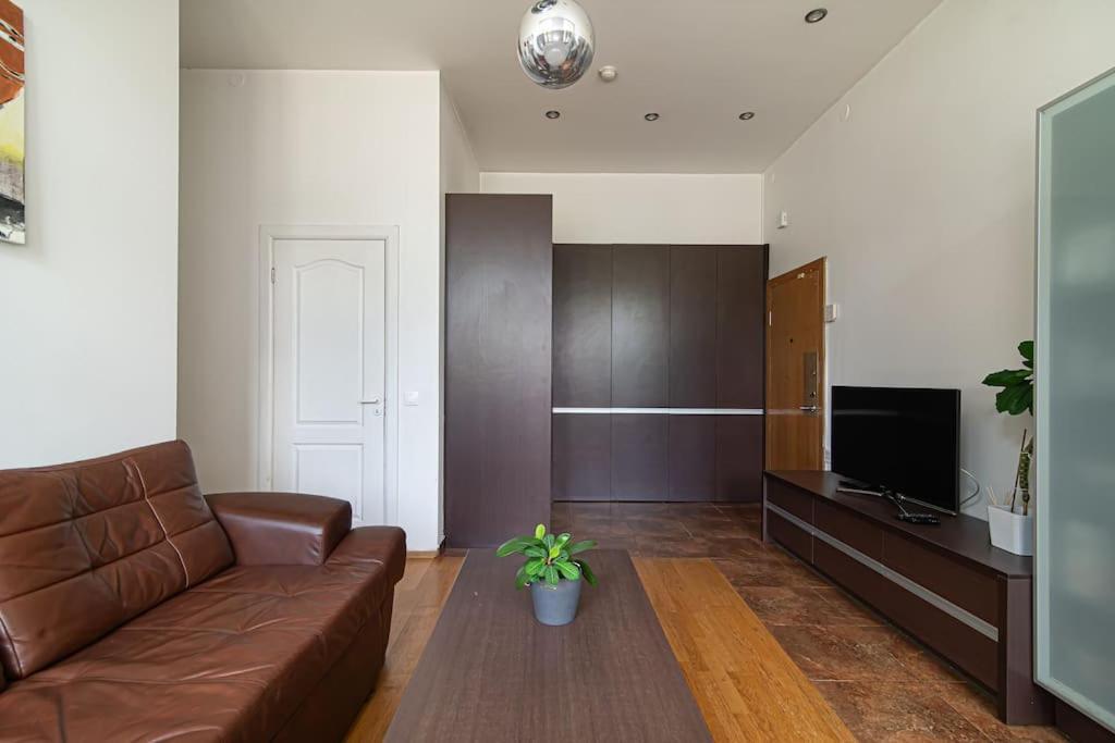 Comfortable 2-bedroom Appartamento *